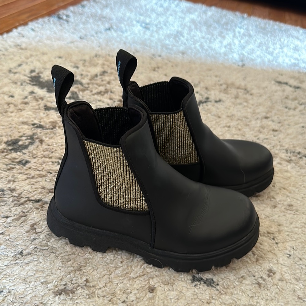 Girls Native size 12 booties